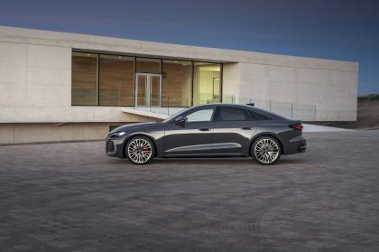 Audi: Πρεμιέρα επί ελληνικού εδάφους για τα νέα A5, Q5 και Q6 e-tron